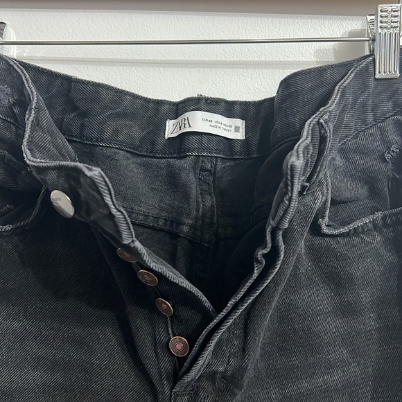 ZARA stone washed black/Grey mid rise straight distressed jeans Sz 8 barely worn - Picture 7 of 8